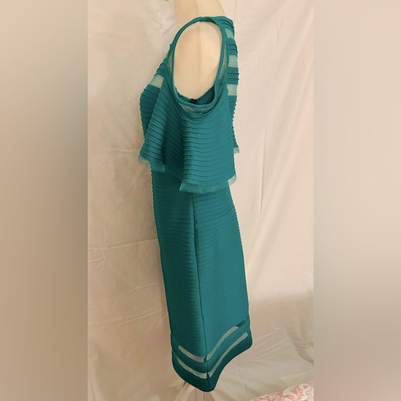 Tadashi Shoji Carlyn Green Dress | Small - Picture 5 of 10